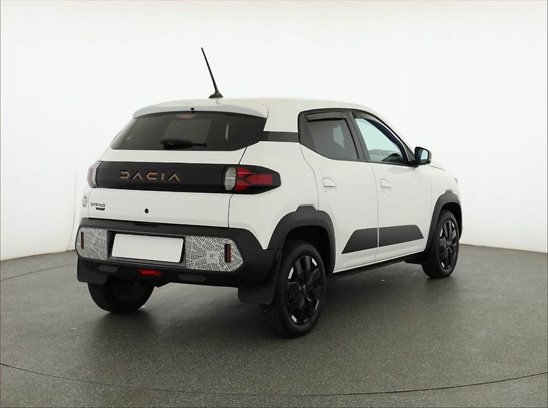 Dacia Spring (2025) Electric 65 (27 kWh), Automat - fotka 5 z 20