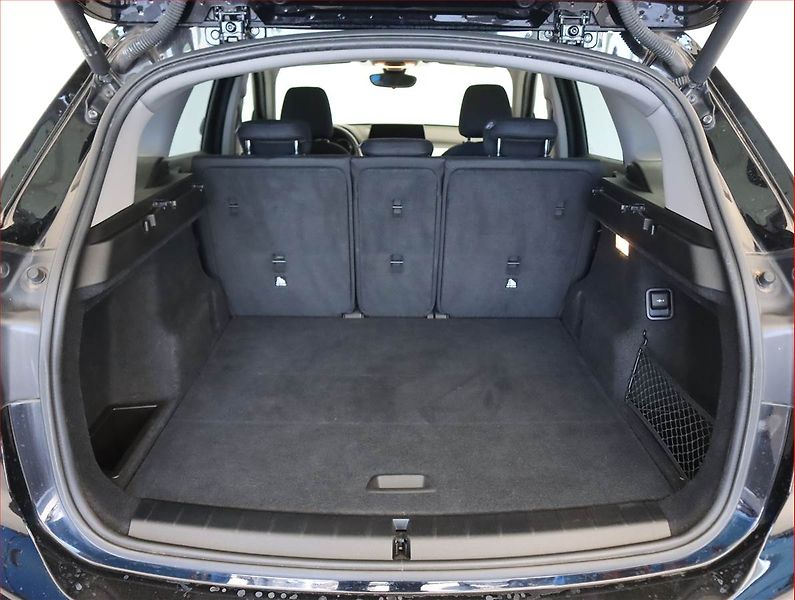 BMW X1 (2022) Advantage xDrive18d, 4X4 - fotka 14 z 23