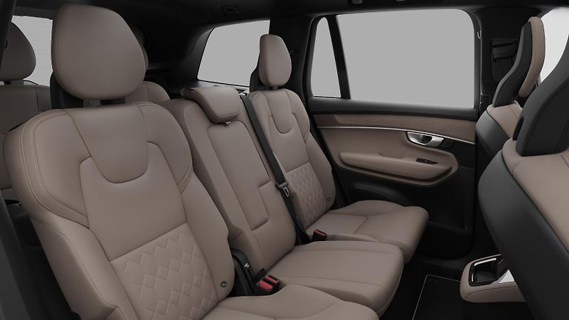 Volvo XC90 (2026)  B5 AWD PLUS DARK - fotka 11 z 13