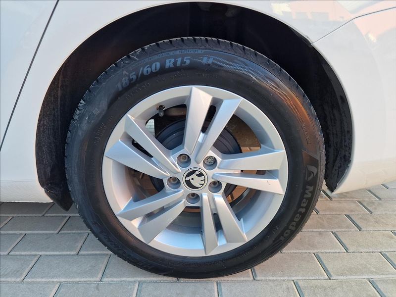 Škoda Fabia 1.0 TSI Ambition,ČR,1.Majitel - fotka 45 z 50
