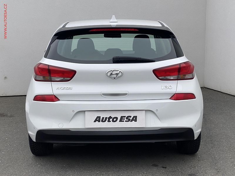 Hyundai i30 (2020) 1.6CRDi, ČR, Comfort - fotka 5 z 19