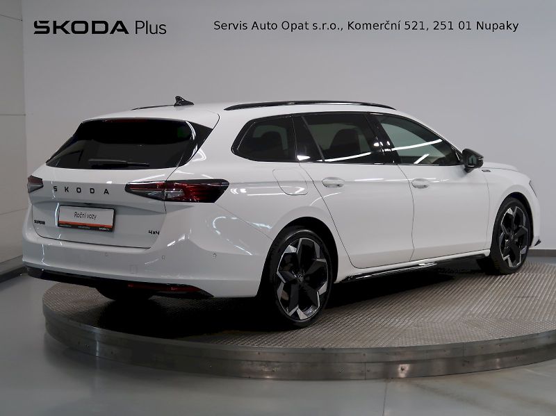 Škoda Superb (2025) SPORTLINE 2.0TDI 142KW 4x4 DSG - fotka 2 z 48