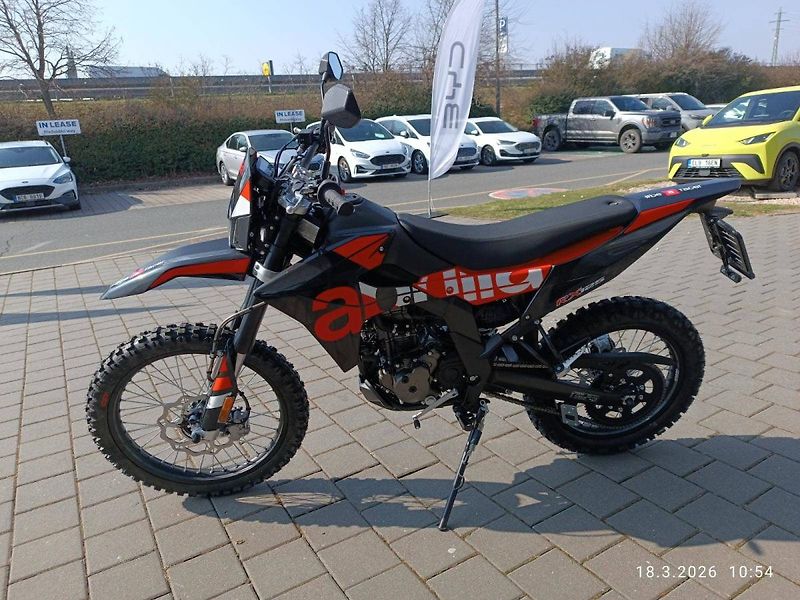 Aprilia RX 125 (2025) Varanus Black - fotka 4 z 10