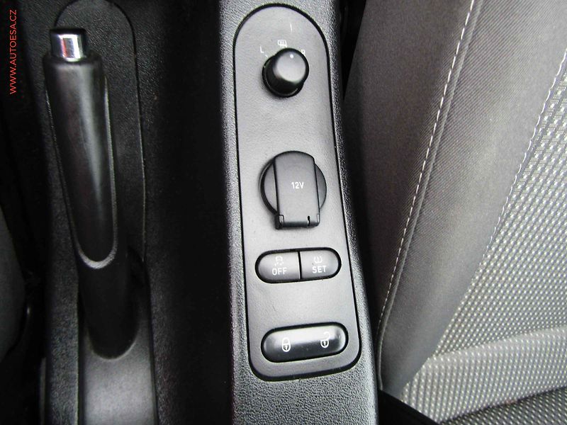 Seat Altea (2010) 1.4 TSi, 1.maj, AC, výhřev - fotka 14 z 17