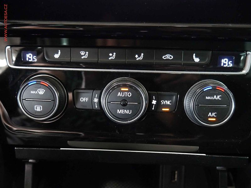 Volkswagen Golf (2019) 2.0TDi, DSG - fotka 15 z 20