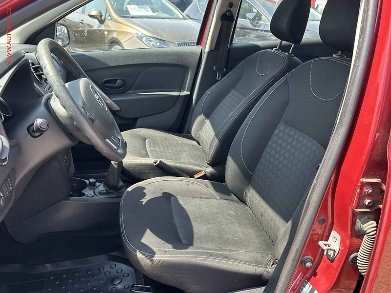 Dacia Logan (2016) 0.9 TCe, 1.maj,ČR, AC, temp - fotka 9 z 17