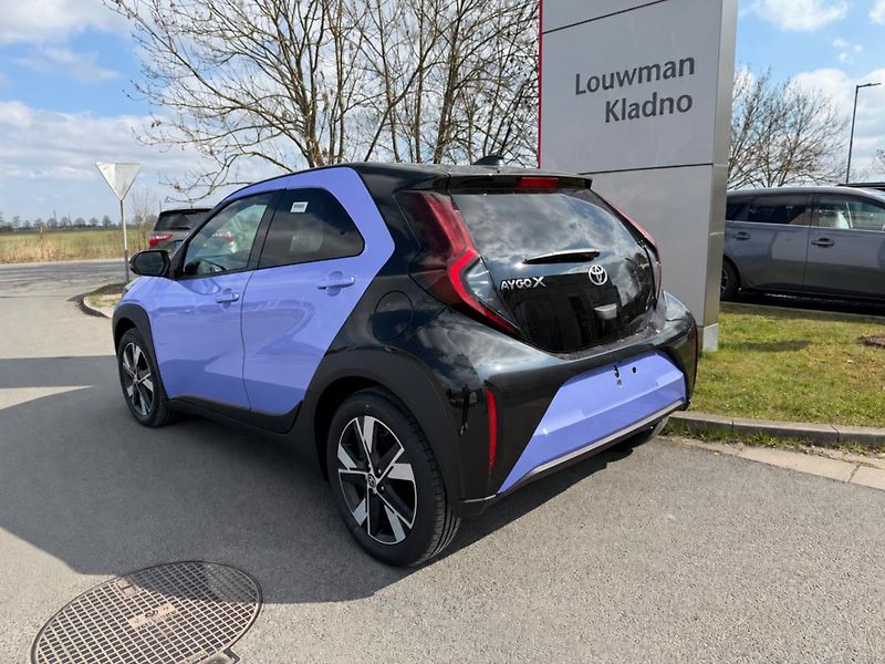 Toyota Aygo 1.5HEV Style - fotka 2 z 3