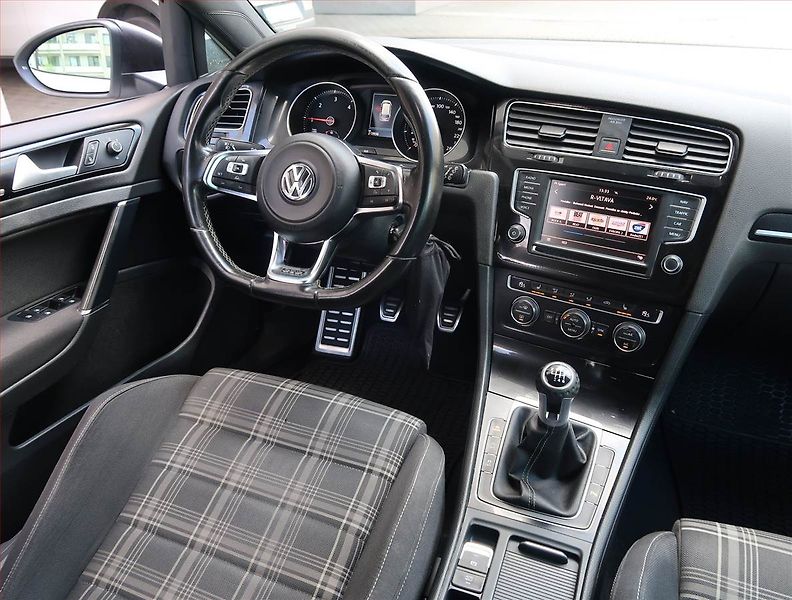 Volkswagen Golf (2016) 2.0 TDI GTD, Serv.kniha, Navi - fotka 7 z 20