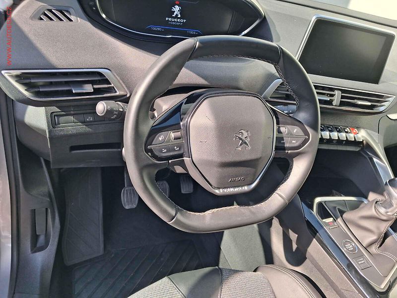 Peugeot 3008 (2019) 1.2 PT, Allure, LED, navi - fotka 12 z 18