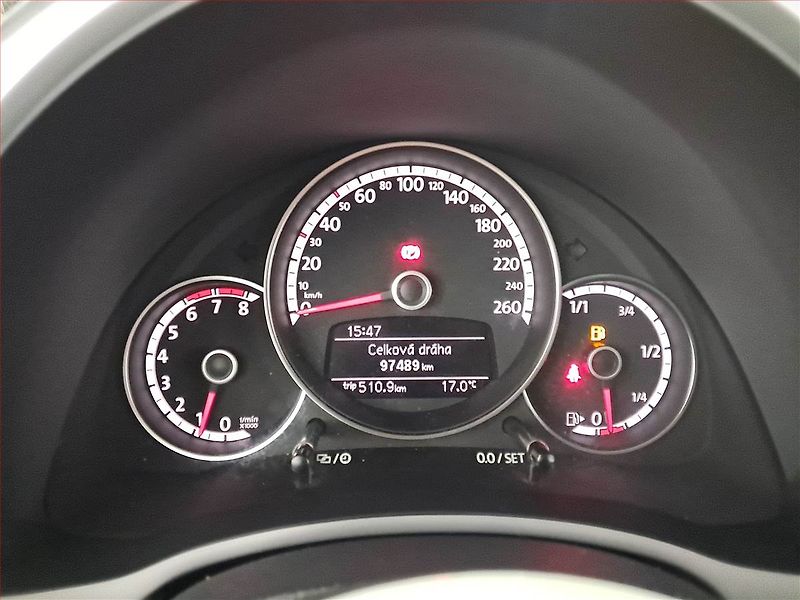 Volkswagen Beetle (2016) 1.2 TSI, ČR,1.maj, Bi-Xenony - fotka 11 z 19