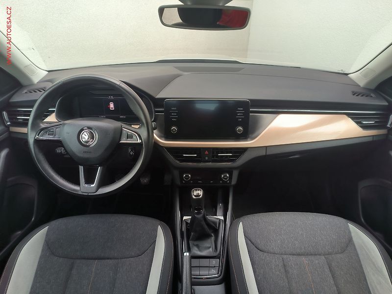 Škoda Kamiq (2020) 1.0 TSi, Style, kamera - fotka 8 z 25