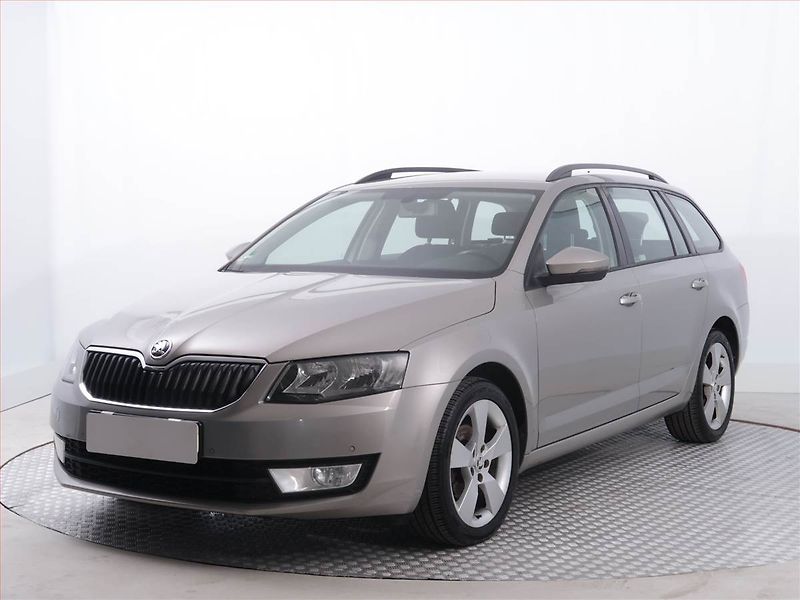 Škoda Octavia (2017) 1.6 TDI, Tempomat - fotka 2 z 19