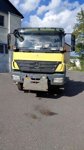 Mercedes-Benz Axor (2008) kontejner 4x4 - fotka 2 z 13