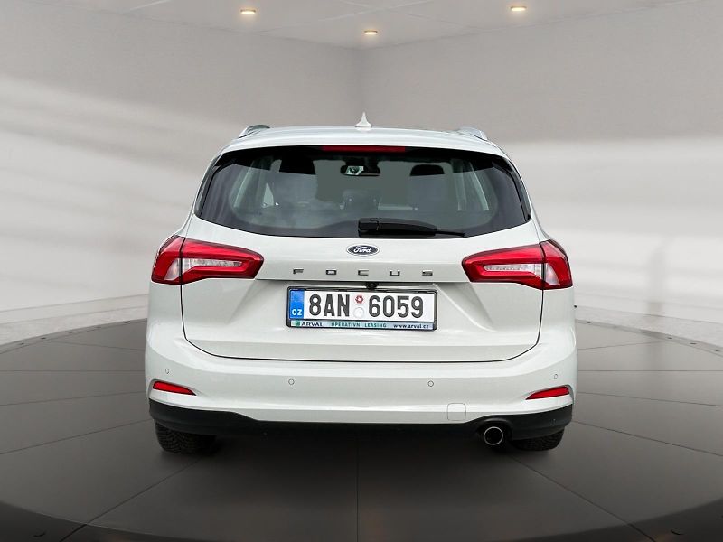 Ford Focus (2021) TITANIUM 1.5EBL 88kW CZ DPH - fotka 5 z 11
