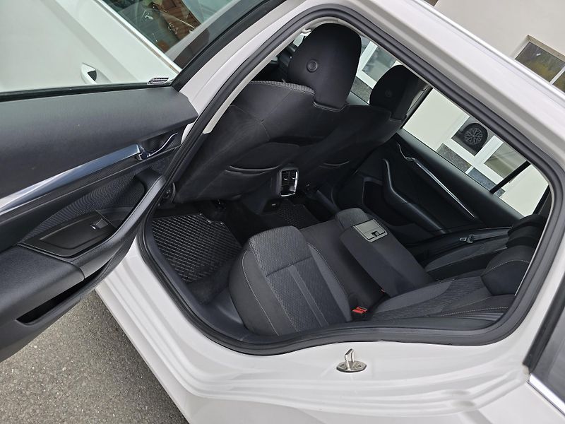 Škoda Octavia 2,0TDI 110kW DSG STYLE + NAVI - fotka 36 z 41