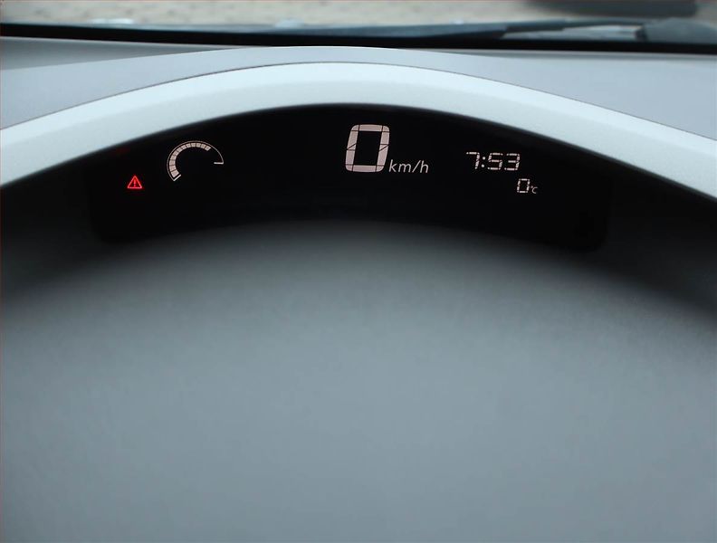 Nissan Leaf (2012) 24 kWh, SoH 62%, Automat - fotka 15 z 17