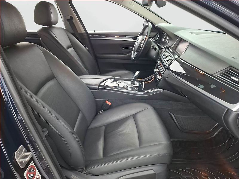 BMW Řada 5 (2015) 520d xDrive, 4X4, Automat - fotka 9 z 34