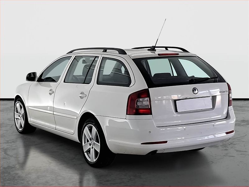 Škoda Octavia (2012) Ambition 2.0 TDI, Automat - fotka 4 z 18