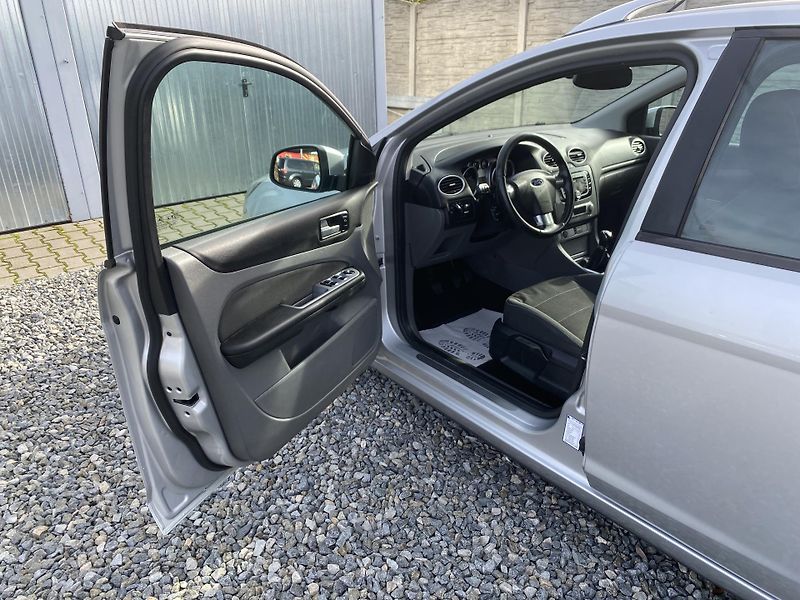 Ford Focus 2.0i 145PS LPG FORD COMBI TOP! - fotka 148 z 170