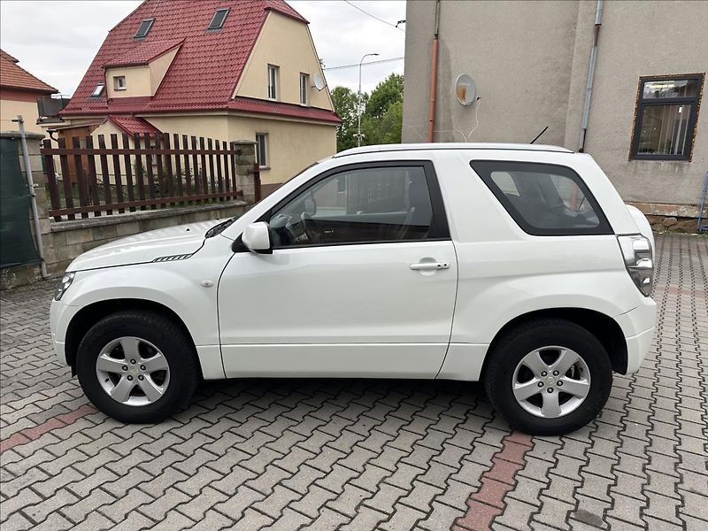 Suzuki Grand Vitara 1,6 4x4 - fotka 8 z 18