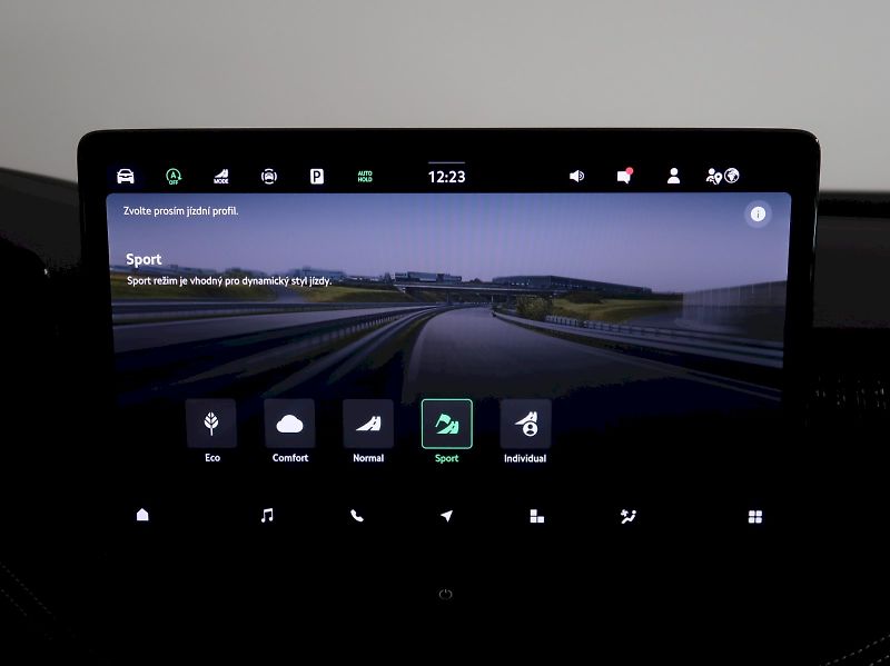 Škoda Superb (2025) SPORTLINE 2.0TDI 142KW 4x4 DSG - fotka 35 z 51
