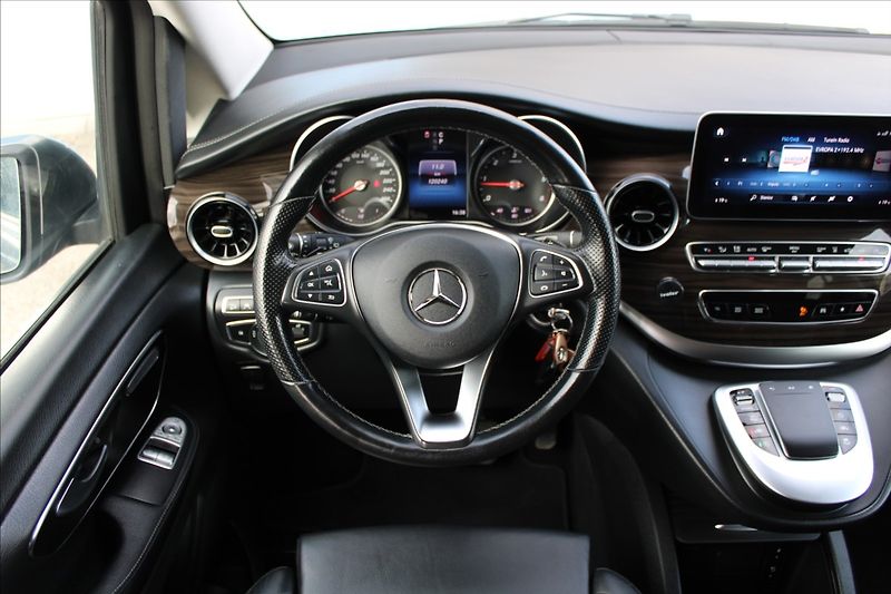 Mercedes-Benz Třídy V 2,0 250d  AVANTGARDE, 4MATIC - fotka 10 z 38