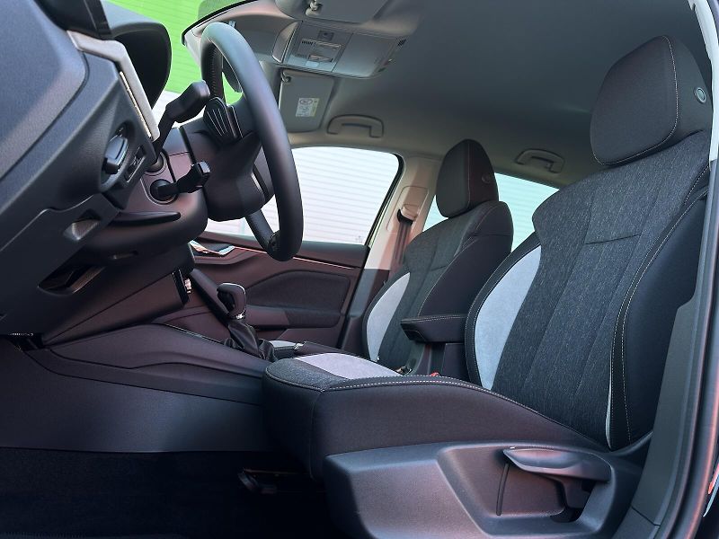 Škoda Scala 1.0TSi DSG 116PS LED V.Cockpit - fotka 14 z 47