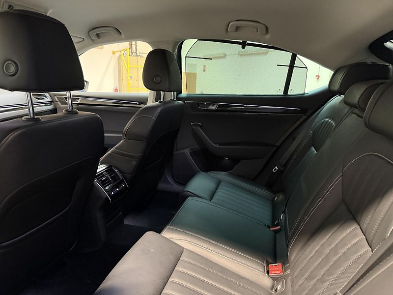 Škoda Superb 2.0 TDI 147kW L&K 4x4 DSG - fotka 13 z 17