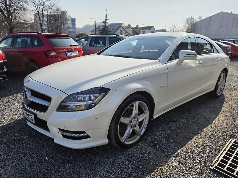 Mercedes-Benz CLS 350CDI 4-MATIC Harman&Kardon  - fotka 2 z 39