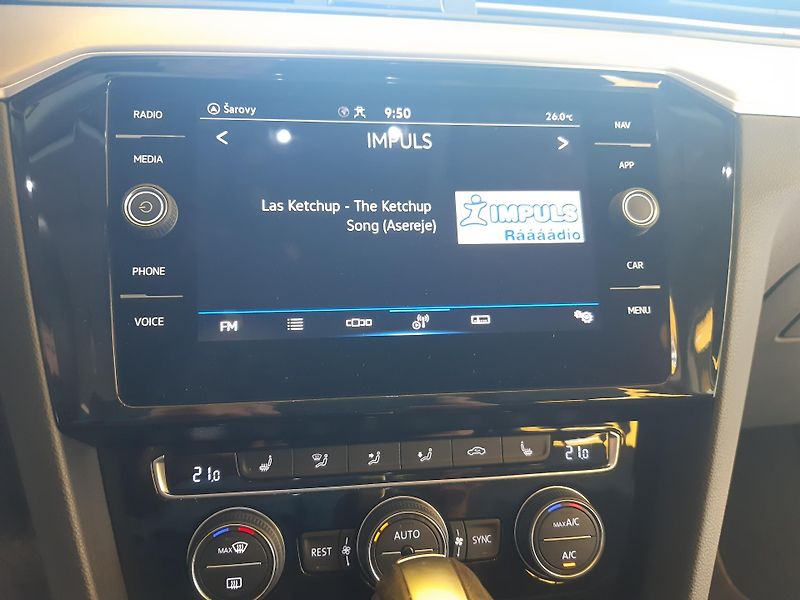 Volkswagen Passat 2.0 TDI COMBI NAVI LED APP  - fotka 10 z 28