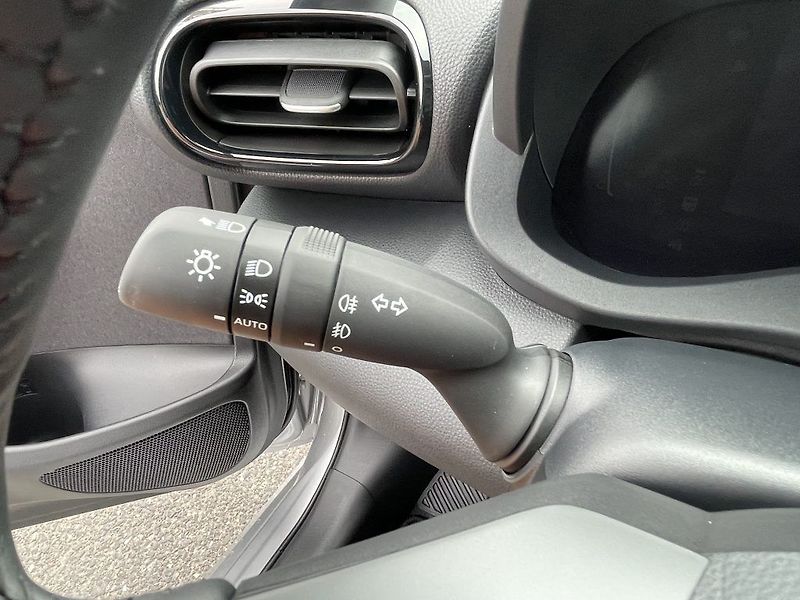 Toyota Yaris 1.5 Hybrid Style ODBĚR IHNED - fotka 25 z 27