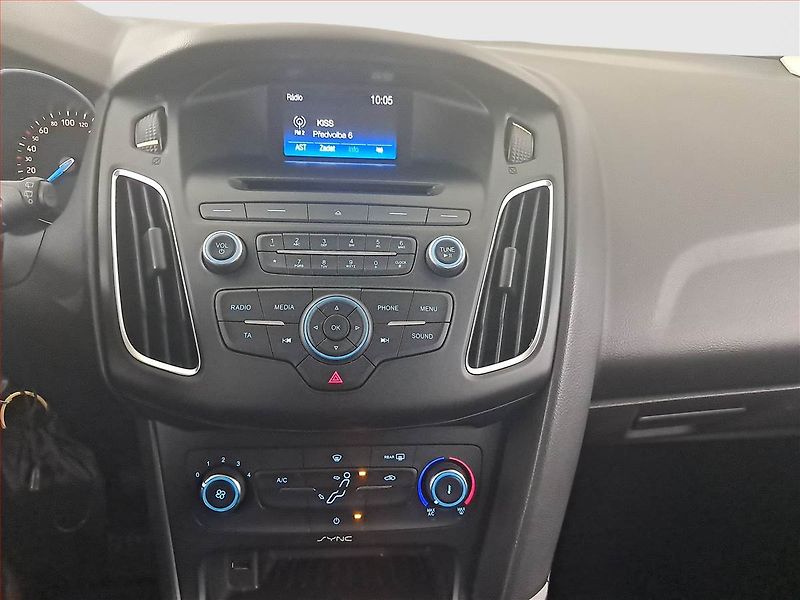 Ford Focus (2015) 1.6 TDCi, Serv.kniha - fotka 12 z 15