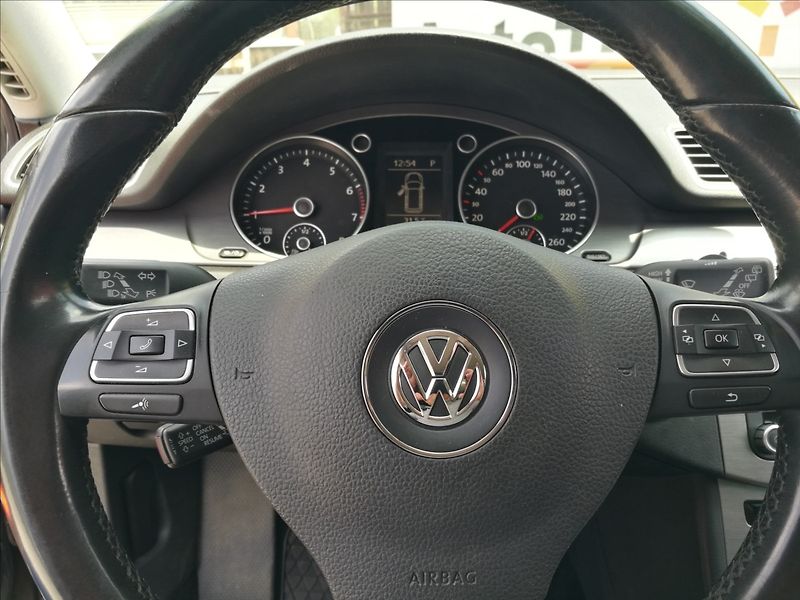Volkswagen Passat 1,4 TSI CNG Ecofuel - fotka 6 z 20