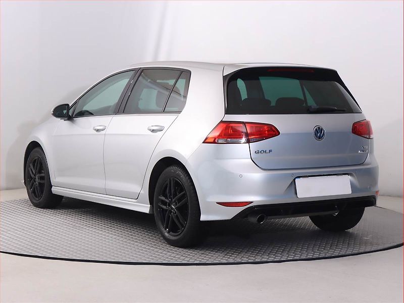 Volkswagen Golf (2016) 1.2 TSI, Automat, Serv.kniha - fotka 4 z 21