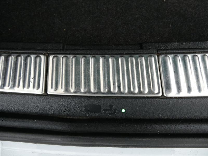 Škoda Superb 2,0 TDI 140kW 4x4 DSG Laurin&K - fotka 22 z 56