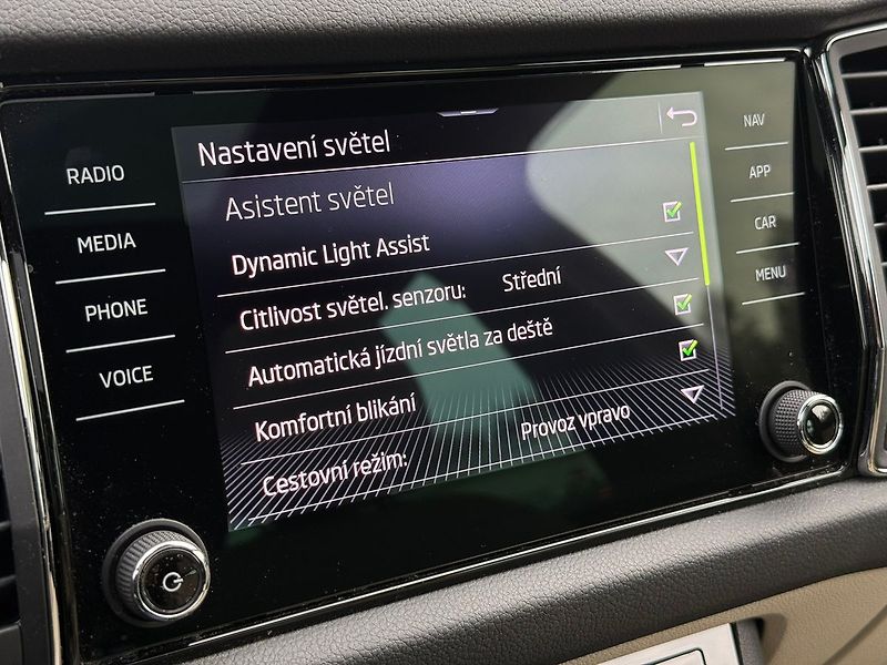 Škoda Kodiaq 2.0TDI 147kW 4x4 DSG L&K Tažné - fotka 7 z 15
