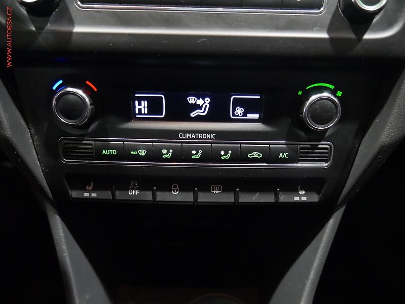 Škoda Rapid (2014) 1.2 TSI, ČR, Ambition, panor - fotka 12 z 17
