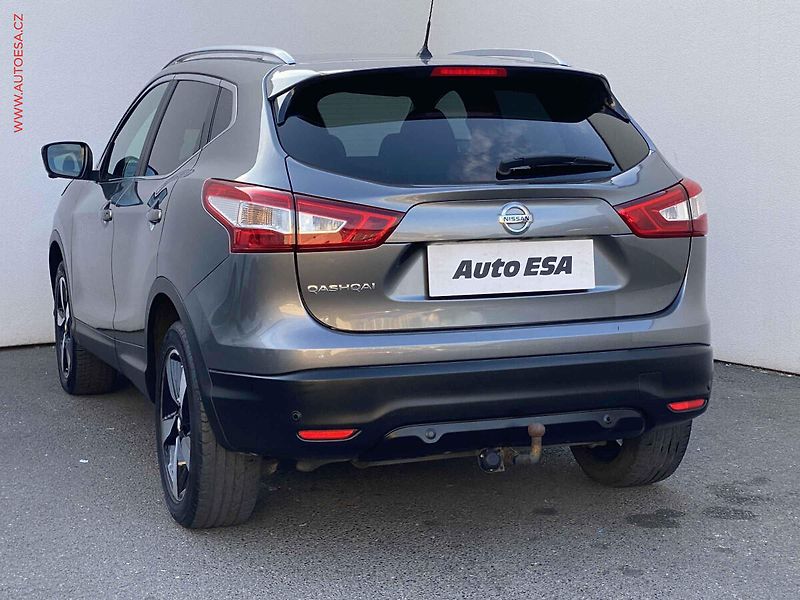 Nissan Qashqai (2015) 1.2 DiG-T, Acenta, panor - fotka 6 z 18