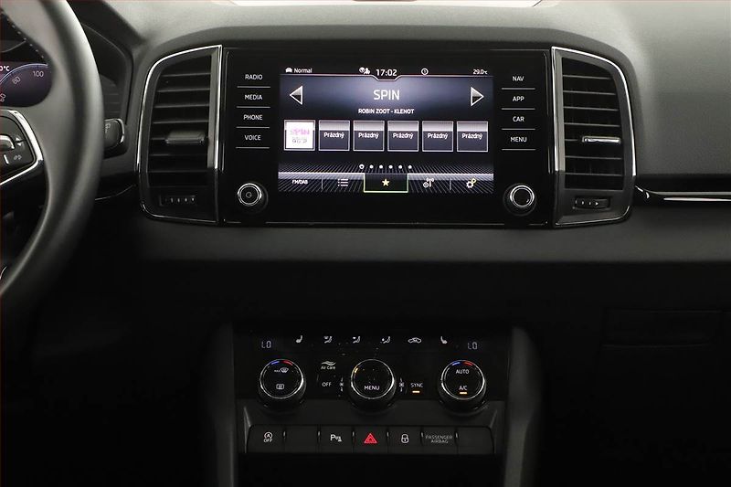 Škoda Karoq (2023) Style 1.5 TSI - fotka 11 z 14