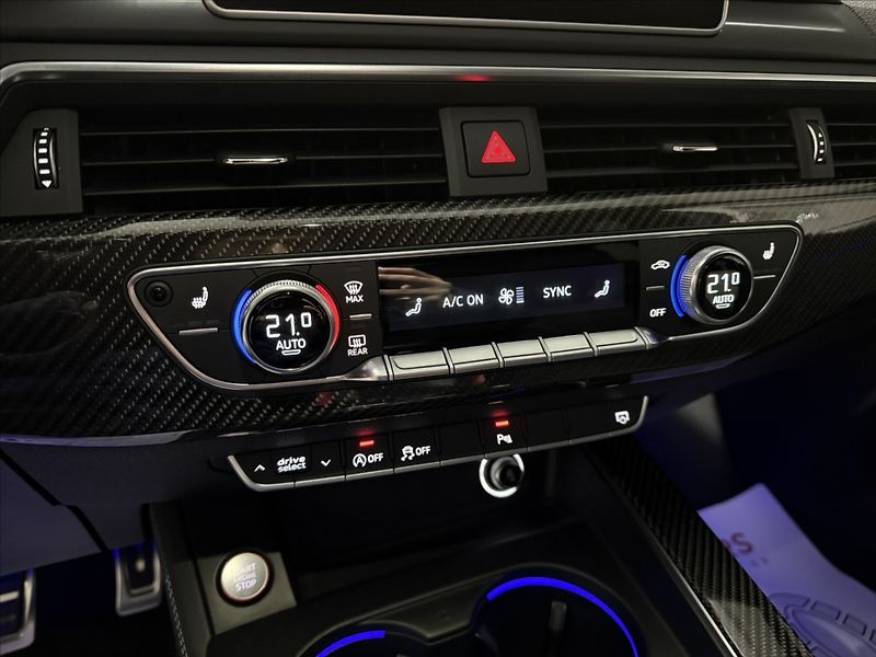 Audi RS 4 2,9   TFSI 450HP QUATTRO ALCA - fotka 21 z 45