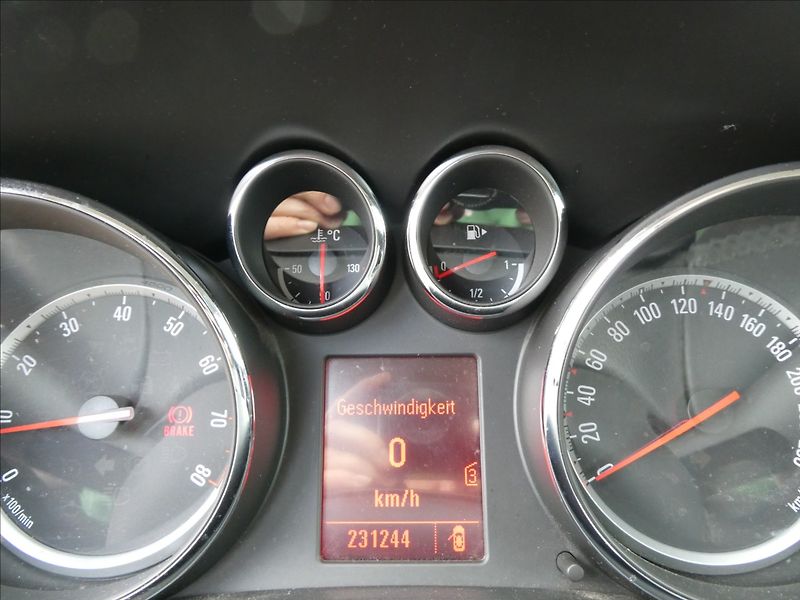 Opel Astra 1,4 88kW 2x kola, 2.majitel - fotka 27 z 38