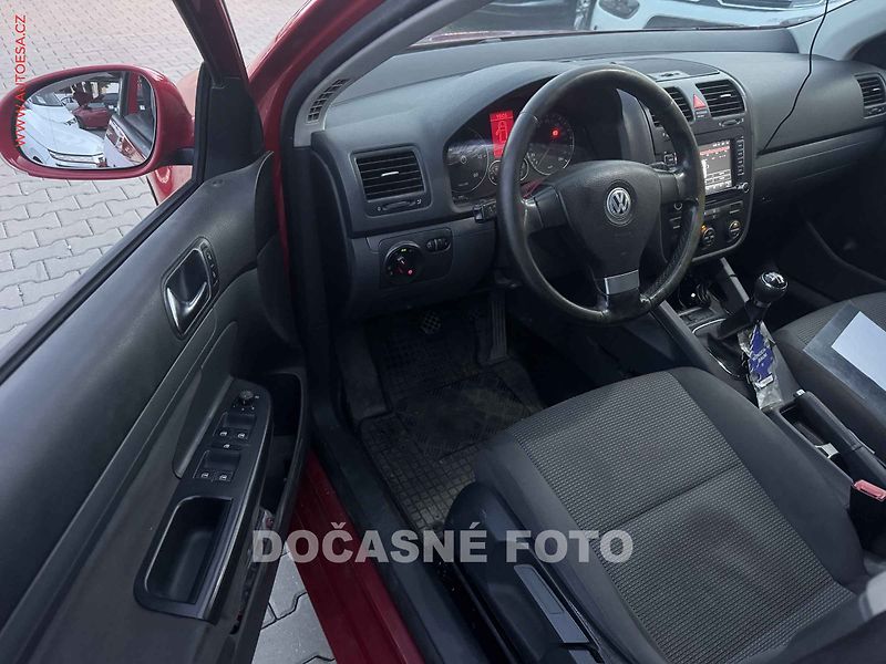 Volkswagen Golf (2009) 1.9 TDI, ČR, autoAC, temp - fotka 3 z 3