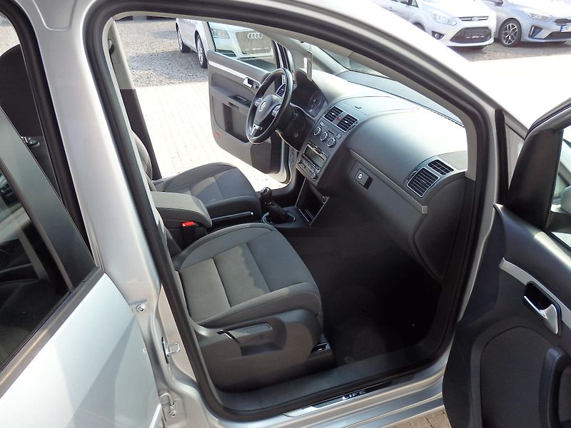 Volkswagen Touran 1.4 TSI 103 kW DIGI.KLIMA LIFE - fotka 10 z 26