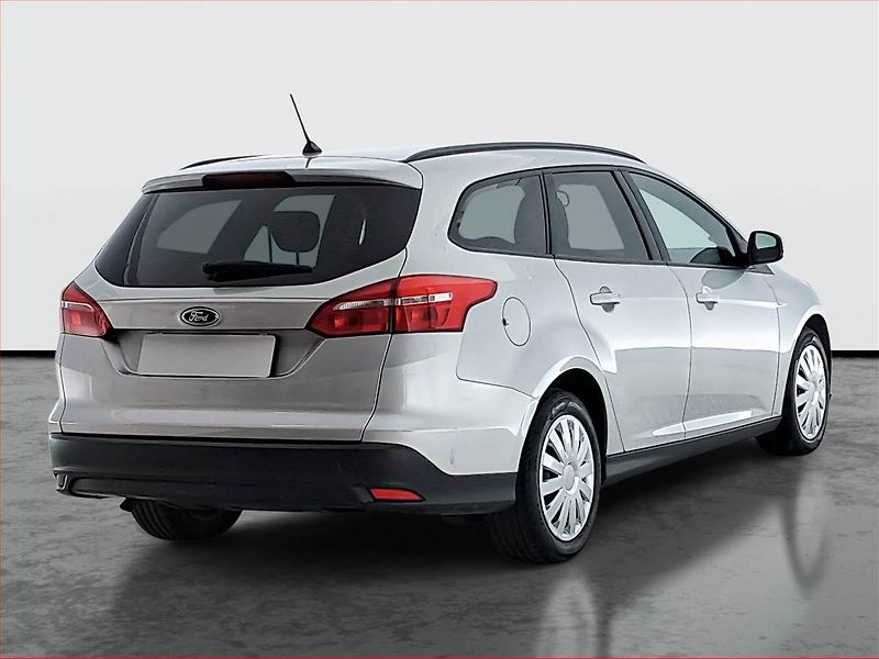 Ford Focus (2018) 1.6 i, Vyhř. sedaček - fotka 5 z 17