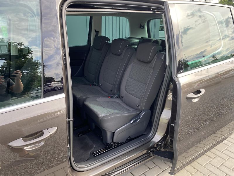 Volkswagen Sharan 1.4 TSI 110kW-7MÍST-NAVI-TAŽNÉ - fotka 25 z 39