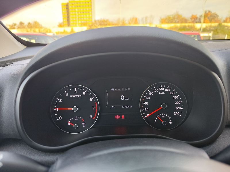 Kia Sportage 1.6 GDI/97kW Exclusive - fotka 15 z 33