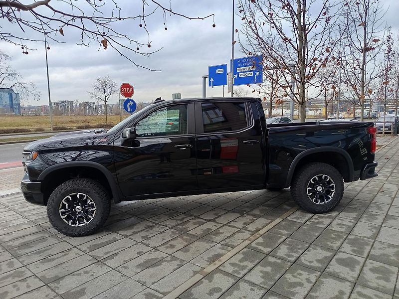 Chevrolet Silverado (2025) ZR2, rezervováno - fotka 7 z 29