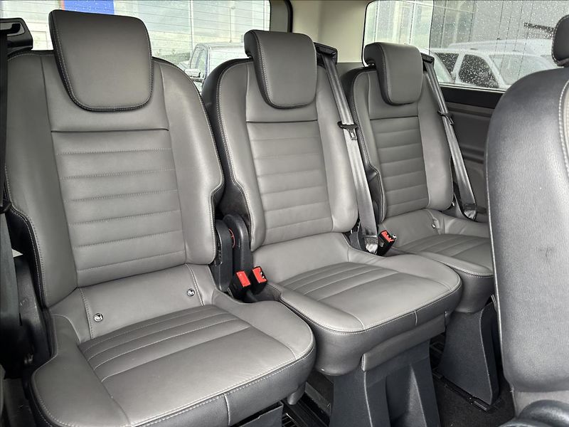 Ford Tourneo Custom 2,0 EcoBlue 136kW TitaniumX L2 - fotka 15 z 42