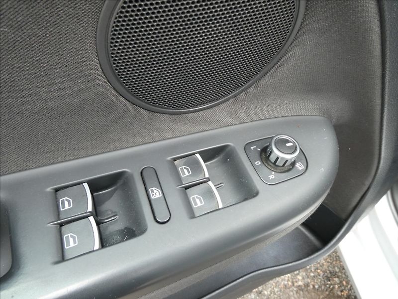 Volkswagen Golf Plus 1,2 TSi 77kW,STYLE,po servise - fotka 30 z 39