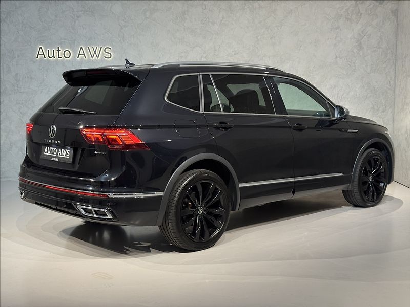 Volkswagen Tiguan Allspace 2,0 TDi  DSG 4x4 R-Line Matrix - fotka 7 z 45